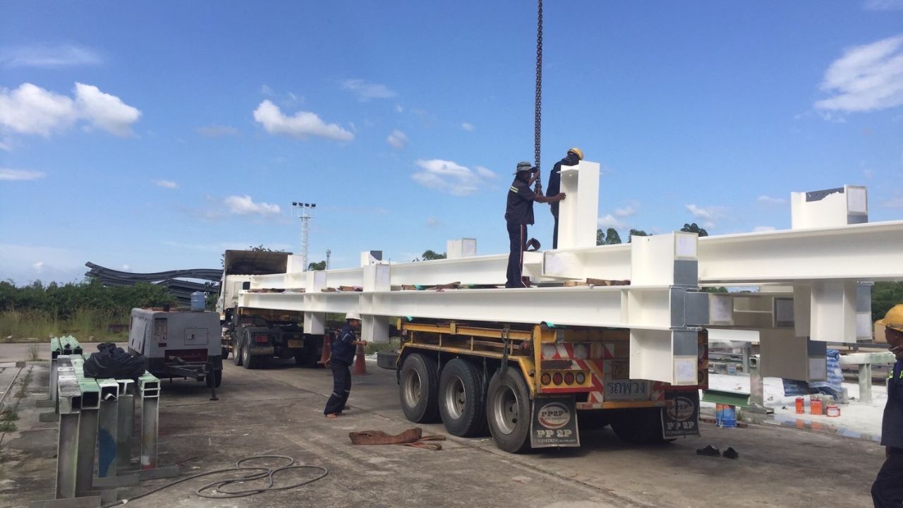 รับขึ้นโครงสร้างหลังคาเหล็ก